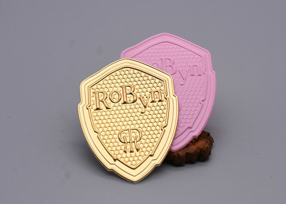 โลโก้ TPU แบบกำหนดเองที่ย่อยสลายได้ความร้อนนูนโลโก้สำหรับเสื้อผ้า