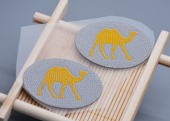 ฉลากการถ่ายเทความร้อนซิลิโคนเอฟเฟกต์แปรงสีฟันกำหนดเองสำหรับเสื้อผ้า