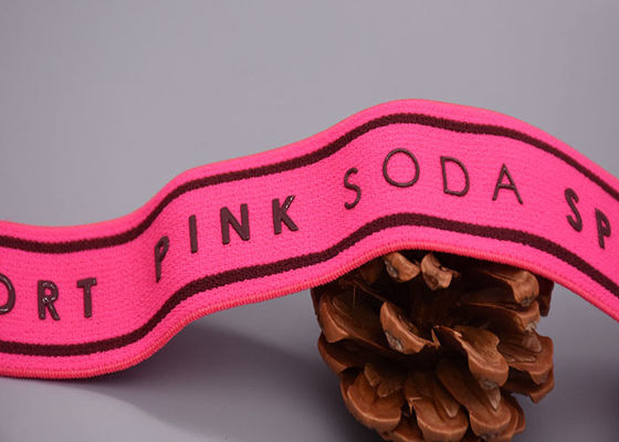 แถบยางยืดโพลีเอสเตอร์ป้ายการ์เม้นท์ซักล้างได้พร้อมพิมพ์โลโก้ซิลิโคนแบบกำหนดเอง